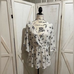 EUC Torrid kimono sleeve floral babydoll top 1X